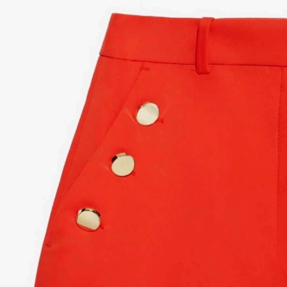 NWOT Zara shorts with gold buttons - Picture 3 of 6